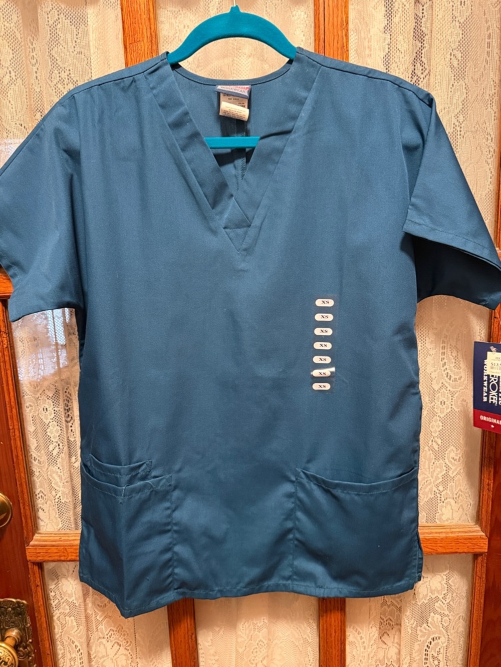 NWT Unisex Cherokee Teal V-Neck Medical Scrub Top